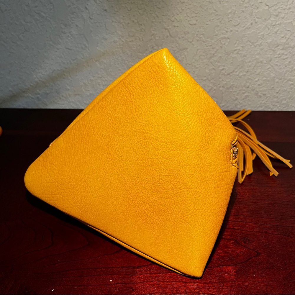 Yellow Tassel Women's Crossbody bag - Picture 4 of 7
